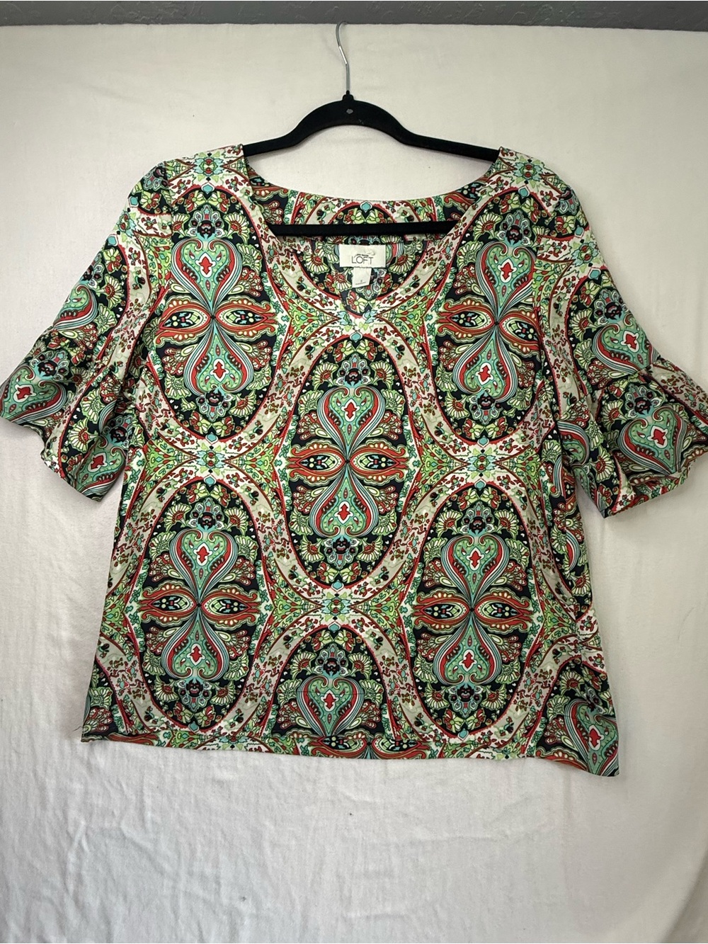 LOFT Multicolor Paisley Short Sleeve Top with Mint and Red Accents Size Small